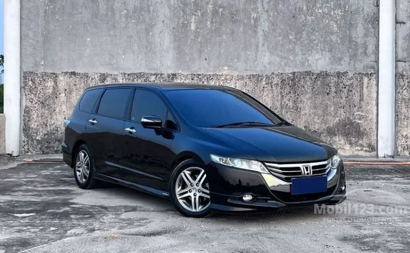 6 Pilihan Mobil Built Up di Bawah Rp200 Juta, Tampil Eksklusif di&nbsp;Jalan