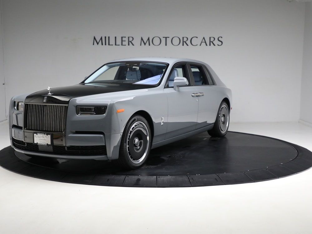 Harga ‘Mengerikan’ Rolls-Royce Phantom, Cuma Jadi Impian buat yang Gajinya Numpang&nbsp;Lewat